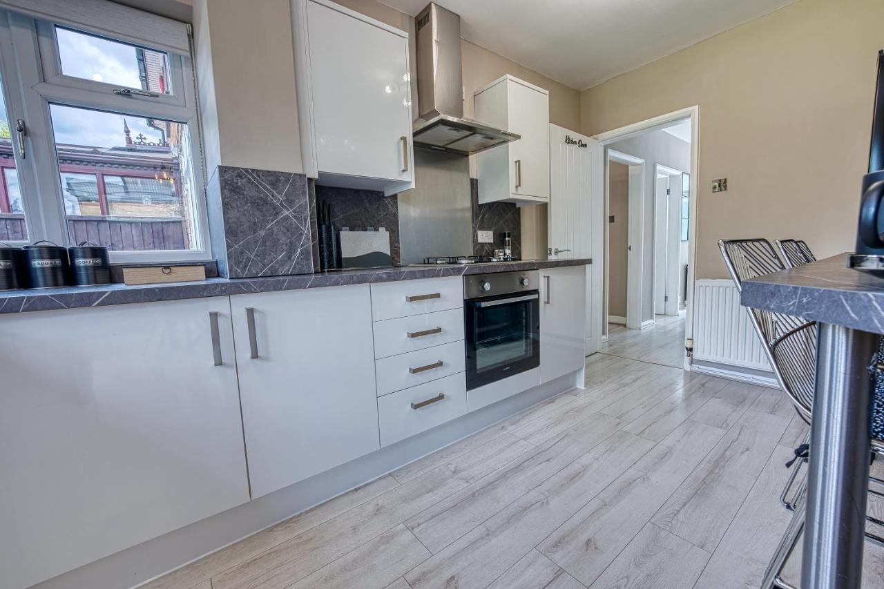 Elegant 5 Bed House - Sleeps 9, Central Solihull, Nec, Jlr, Hs2, Resorts World, Airport Business And Leisure Stays, מראה חיצוני תמונה