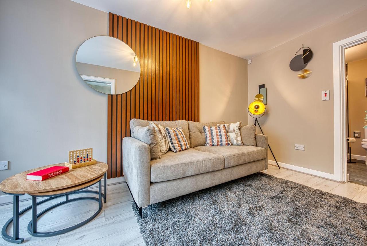 Elegant 5 Bed House - Sleeps 9, Central Solihull, Nec, Jlr, Hs2, Resorts World, Airport Business And Leisure Stays, מראה חיצוני תמונה